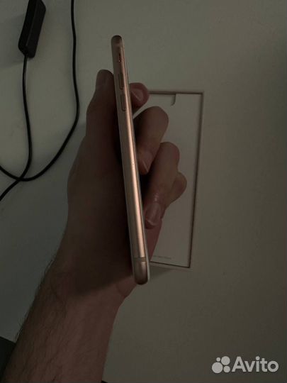 iPhone 8, 64 ГБ
