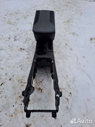 Подлокотник opel astra j