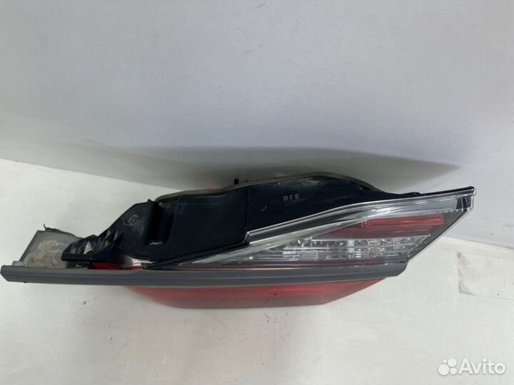 Фонарь внутренний правый Toyota Camry V55