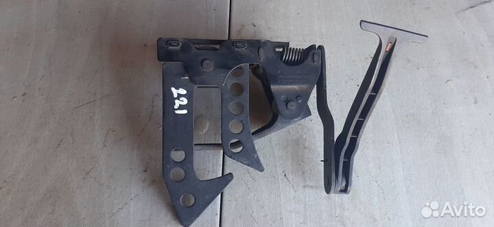 Замок капота Mercedes S-Class W221