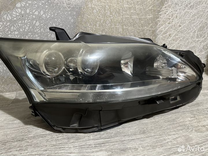 Фара Lexus CT200h правая Оригинал Япония