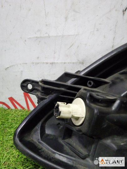 Фара передняя левая toyota vitz