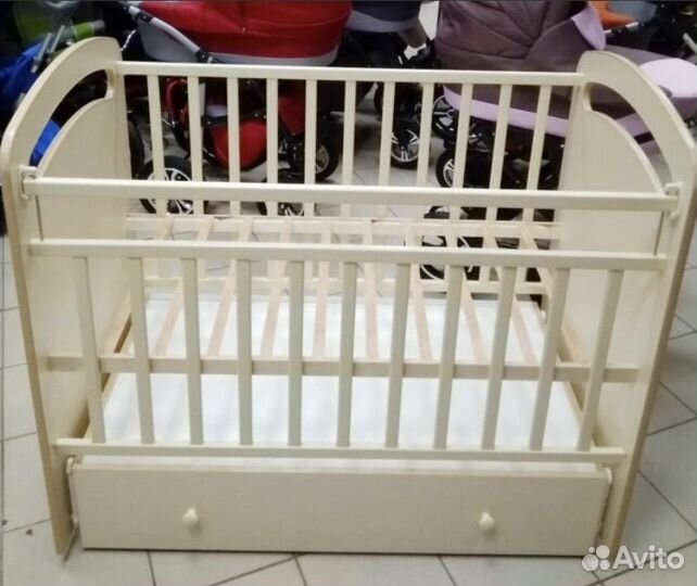 Кровать детская с маятником и с ящиком