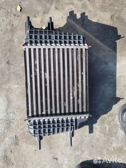 Интеркулер Nissan Note E12 HR12DDR