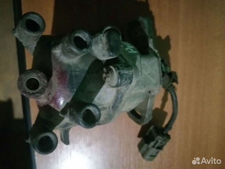 Трамблёр распределитель зажигания Nissan Primera P