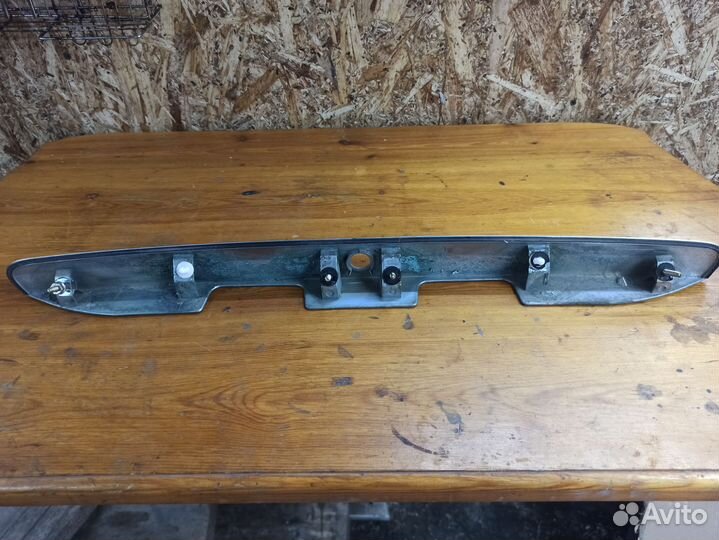 Накладка на крышку багажника Toyota Allion ZZT240