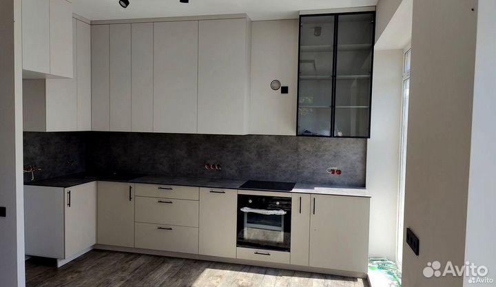 Кухня с витражами на заказ