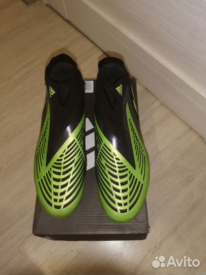 Бутсы футбольные adidas predator