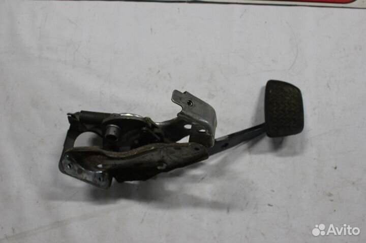 Педаль тормоза Toyota / Lexus