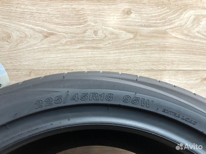 Westlake Zuper Eco Z-107 225/45 R18 95W