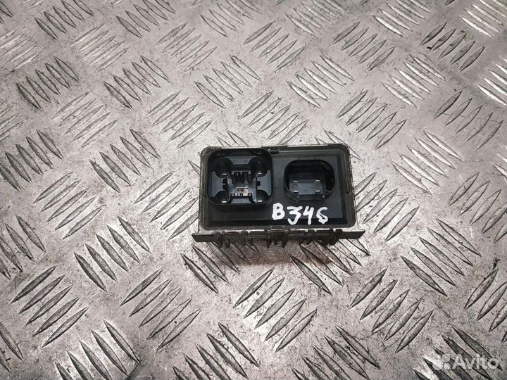 Реле накала свечей Opel Astra J 2011 55574293