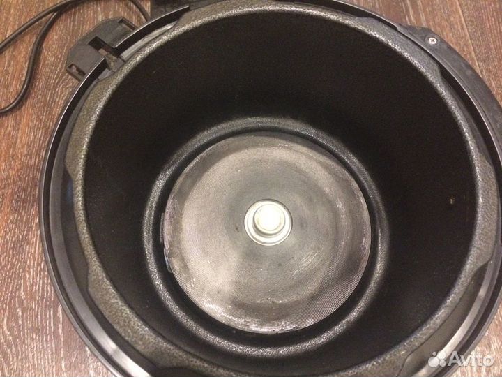 Продам мультиварка-скороварка redmond rmc-m110