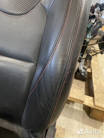 Передние сиденья renault clio rs 4