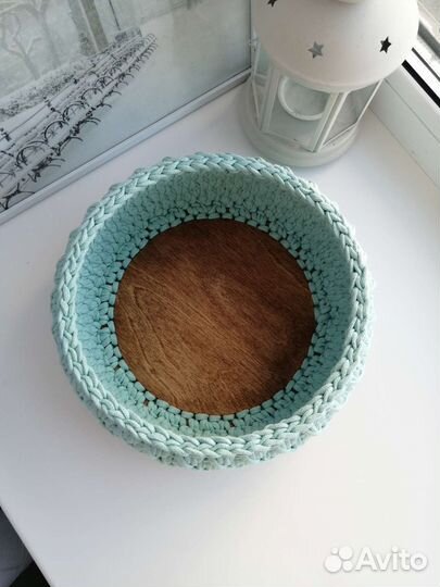 Вязаная корзина из шнура