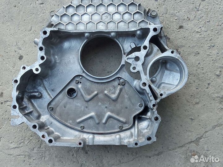 Крышка задняя двигателя Isuzu elf 4HL1.4HF1.4HG1