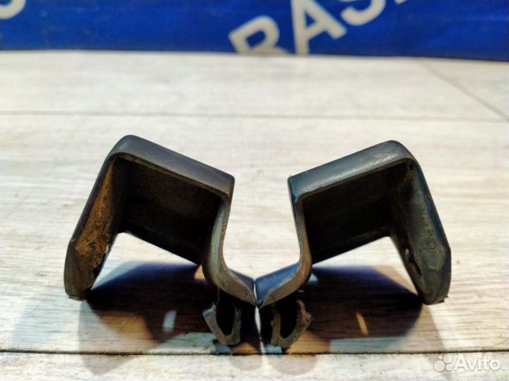 Молдинг на заднюю арку Toyota Mark Ii JZX100 1jzge