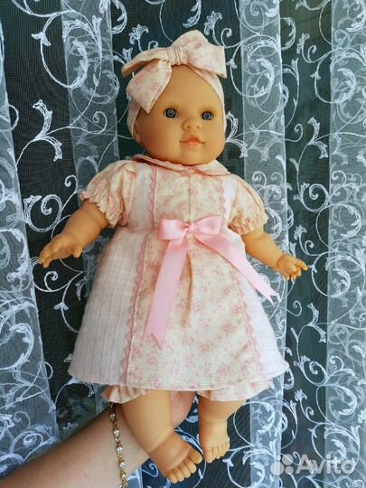 Кукла Маню в одежде Paola Reina