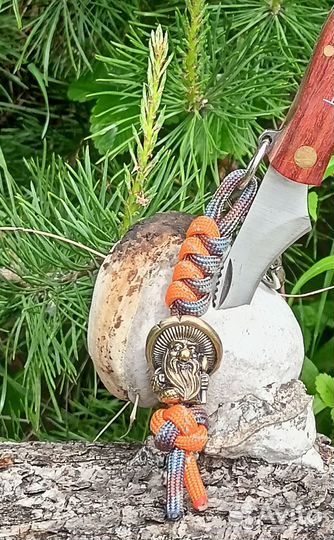 Темляк из паракорда с латунной бусиной