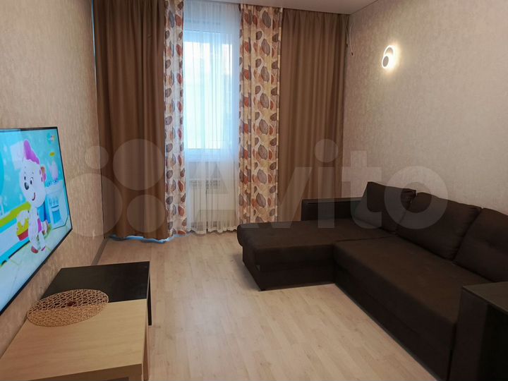 2-к. квартира, 60 м², 1/4 эт.