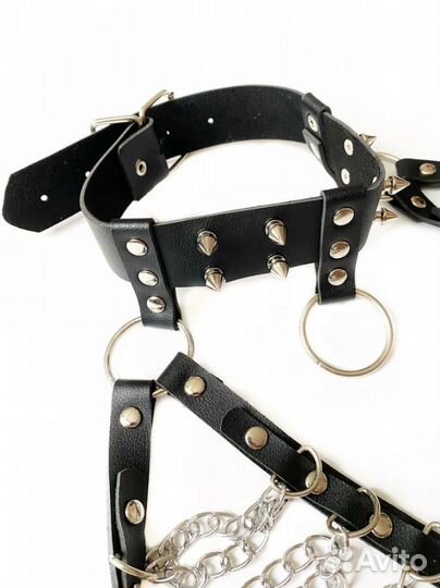 Портупея на грудь. С шипами