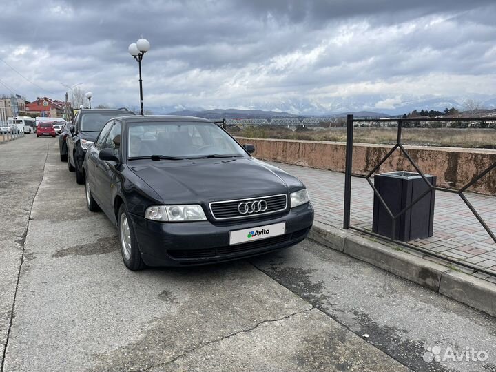 Audi A4 1.8 AT, 1998, 259 000 км