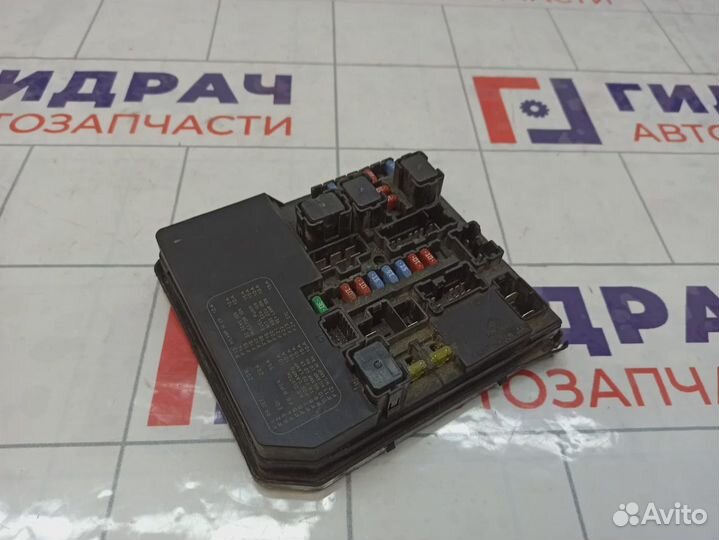 Блок предохранителей Nissan Tiida (C11) 284B7-EM13A