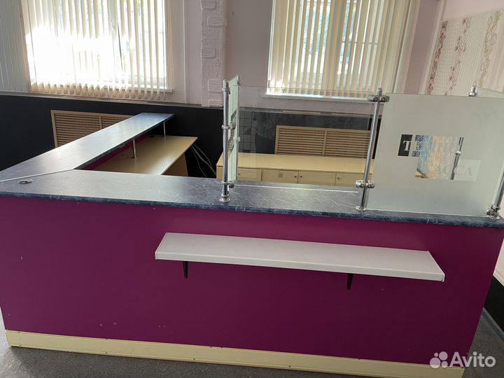 Продам стойку администратора(ресепшен)