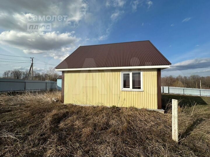 Дом 32,6 м² на участке 15 сот.