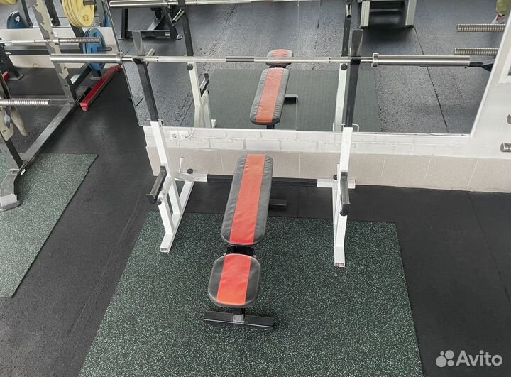 Скамья для жима со стойками и грифом бу