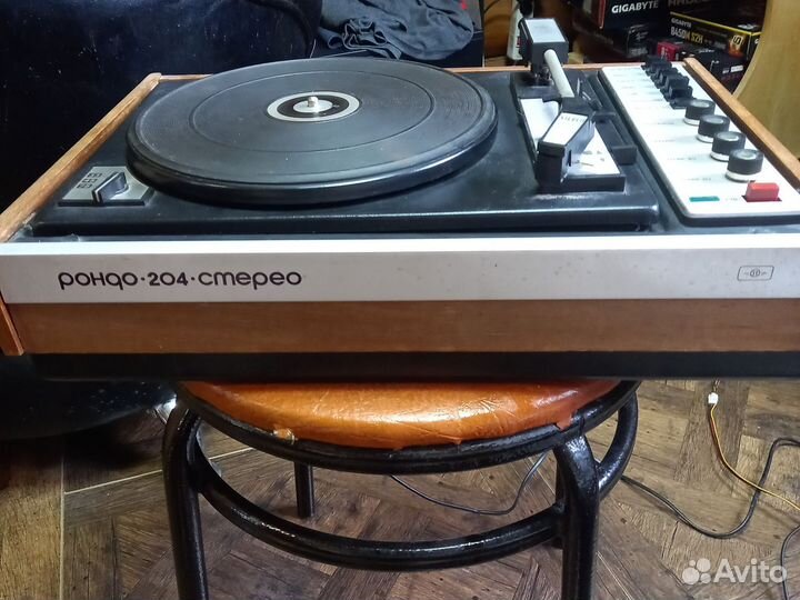 Проигрыватель винила СССР