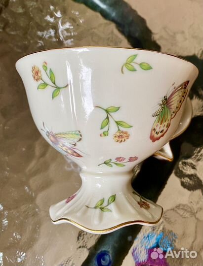 Заварочный чайник и чашка