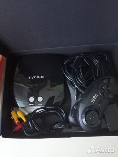 Игровая приставка Titan 500 встроенных игр16 bit