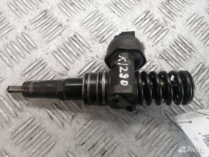 Форсунка топливная Volkswagen Passat B6 2007
