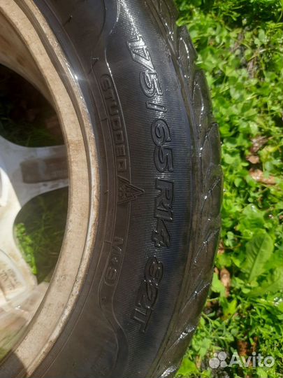 Sava Eskimo Stud 175/65 R14