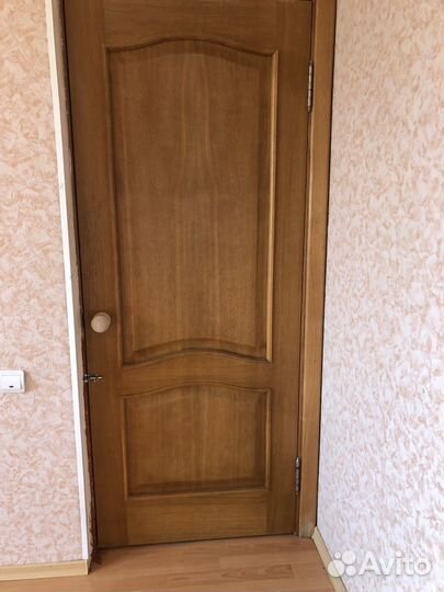 Дверь из натурального дерева