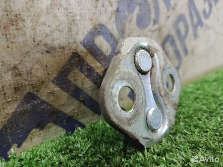 Ответная часть замка двери передняя правая Mazda 6