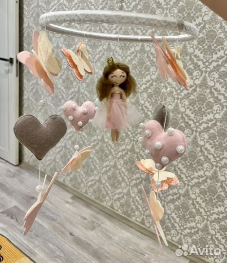 Мобиль для принцессы в кроватку