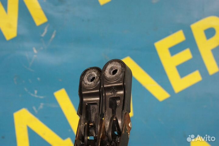 Поводки дворников Renault Logan