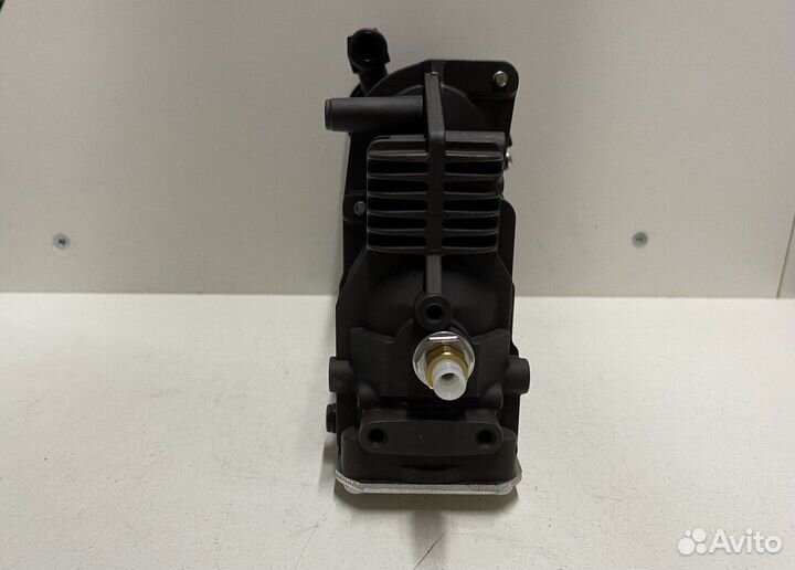 Пневмокомпрессор Land Rover Discovery LR045251