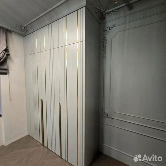 Распашной шкаф