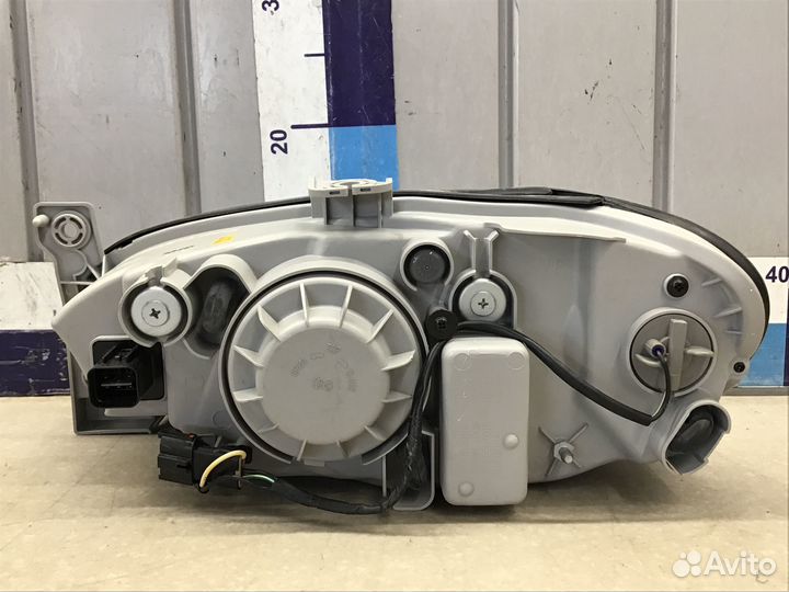 Фара правая Kia Spectra 2001-2011