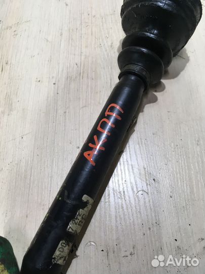 Полуось передняя правая Пассат Б5 АКПП 8D0407272BC