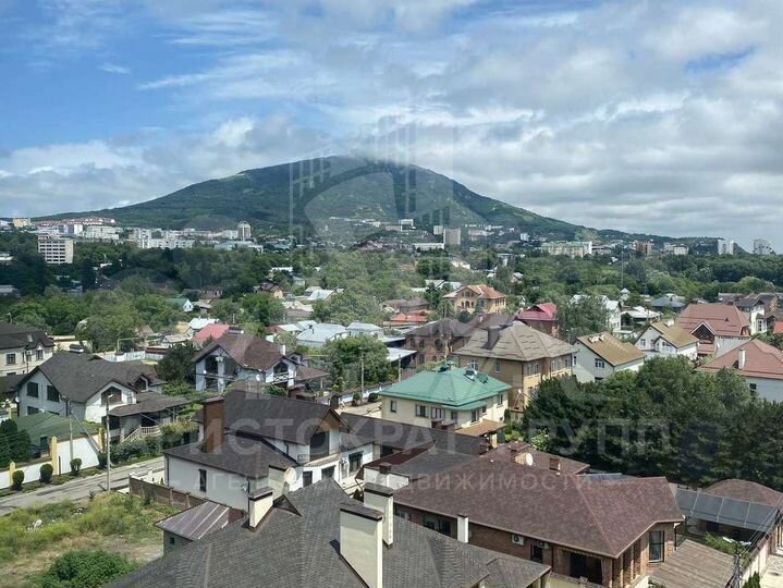 3-к. квартира, 95 м², 8/8 эт.