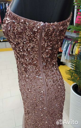 Вечернее платье