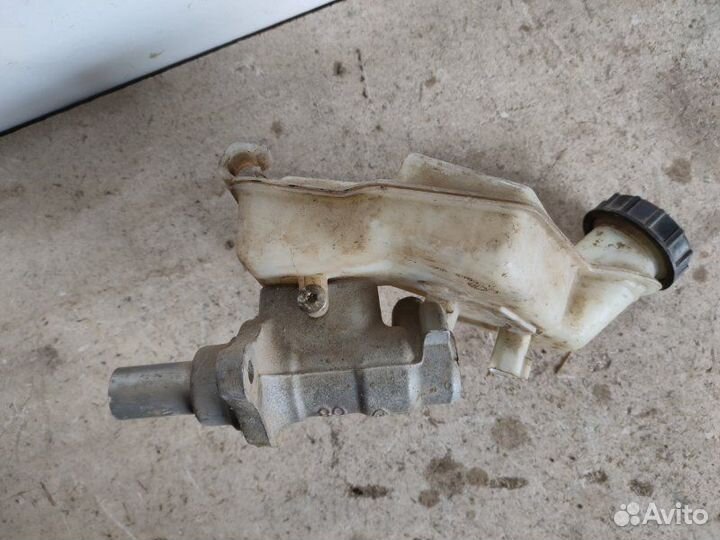 Главный тормозной цилиндр Ford Fusion 2002-2012