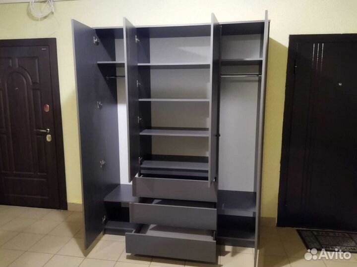 Шкаф распашной новый