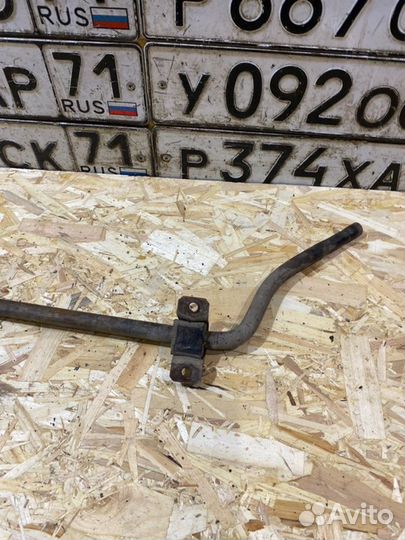 Передний стабилизатор Ваз 21213 2000