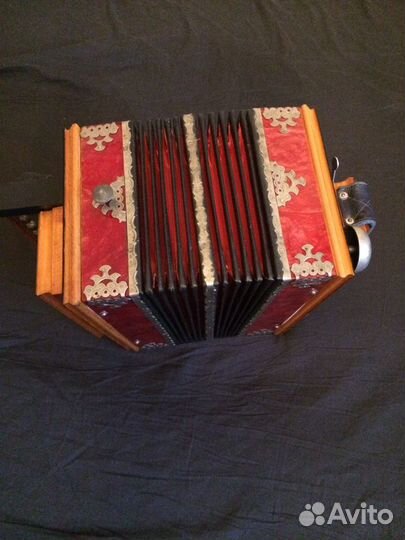 Гармонь саратовская в коробке