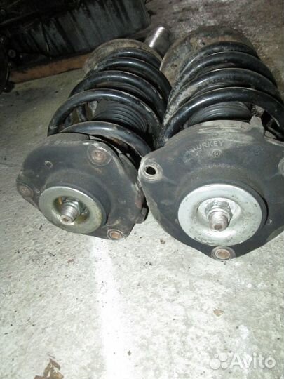 Cтойки передние на vw passat b6 пассат 6