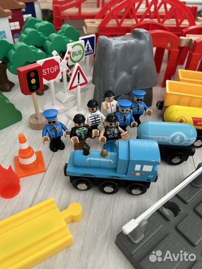 Цена за все. Детская деревянная железная дорога